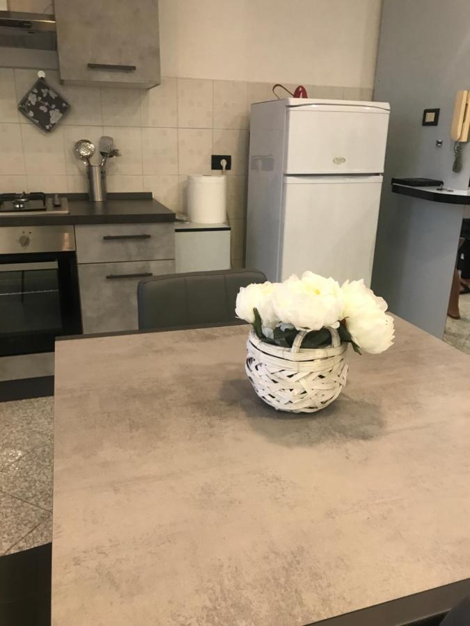 Appartamento Sulla Piazza 90 M Dal Mare Anzio Exterior foto